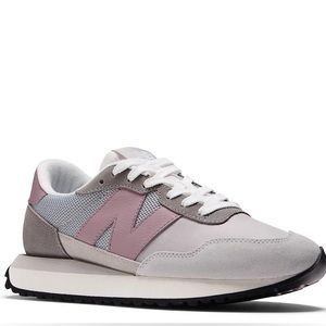 New Balance 237 Sneaker Size 9
